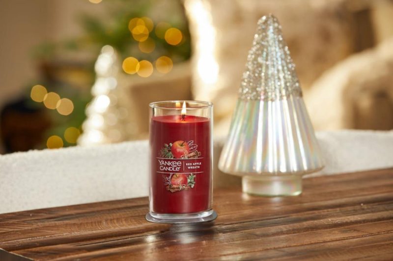 Signature Candles | Red Apple Wreath Candles Signature Candles